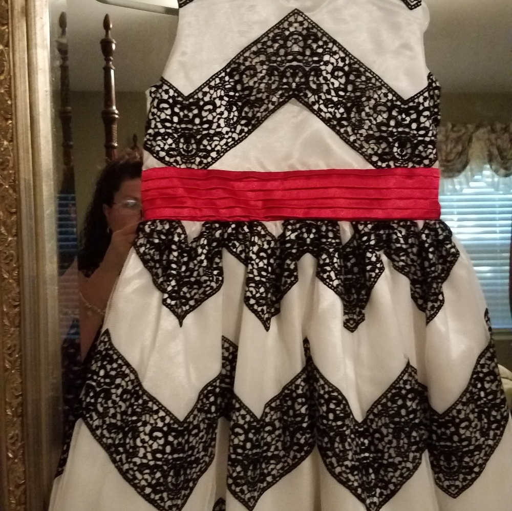 Girls dressy cream/black dress